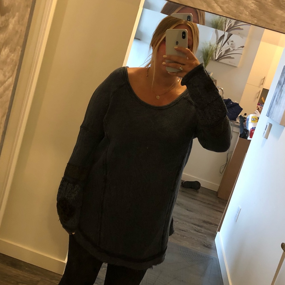 LIKE NEW Free People Sweater w/Embroidered Sleeves